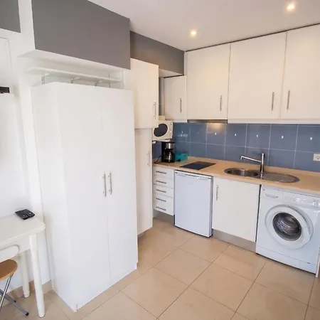 Comfortable In - 20 M² - Pleasant Balcony Διαμέρισμα Αλμπουφέιρα