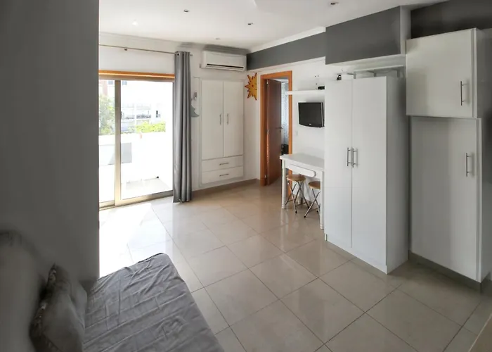 Comfortable In - 20 M² - Pleasant Balcony 阿尔布费拉